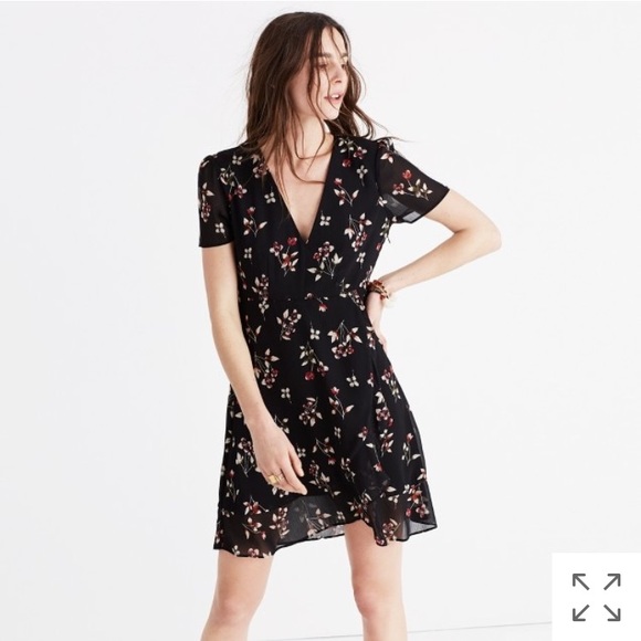 Madewell Dresses & Skirts - Madewell poly floral ruffle dress!!